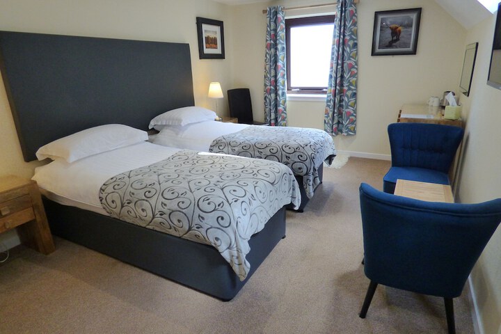 Room 5 of 34