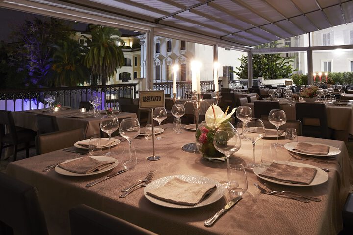 Dining 58 of 111
