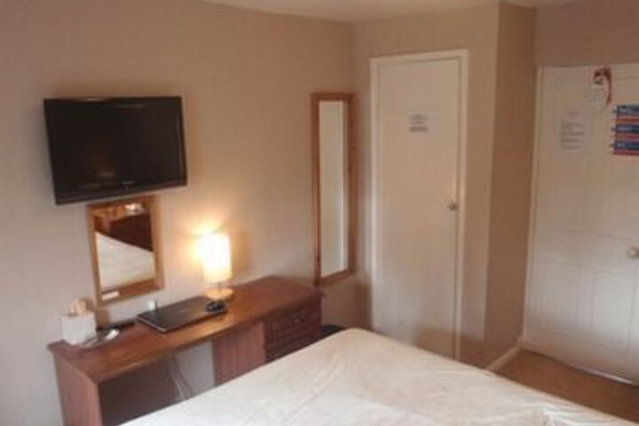 Room 50 of 61