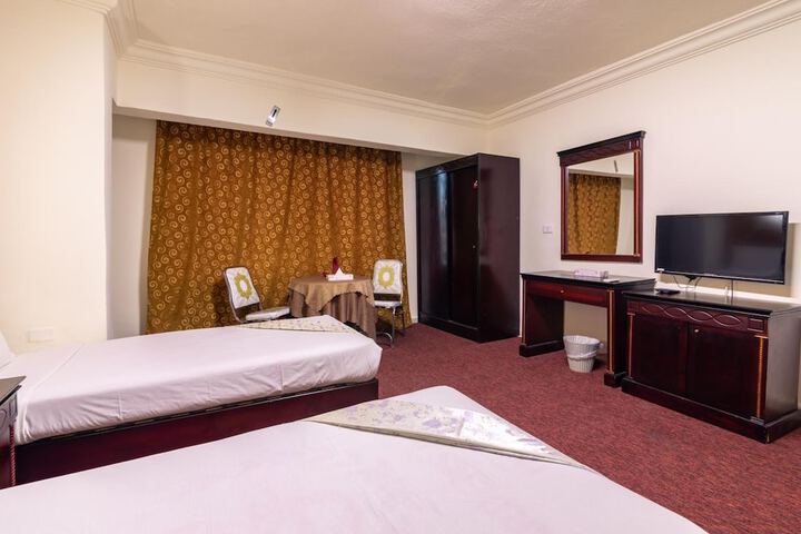 Room 22 of 36