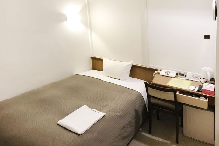 Room 5 of 60