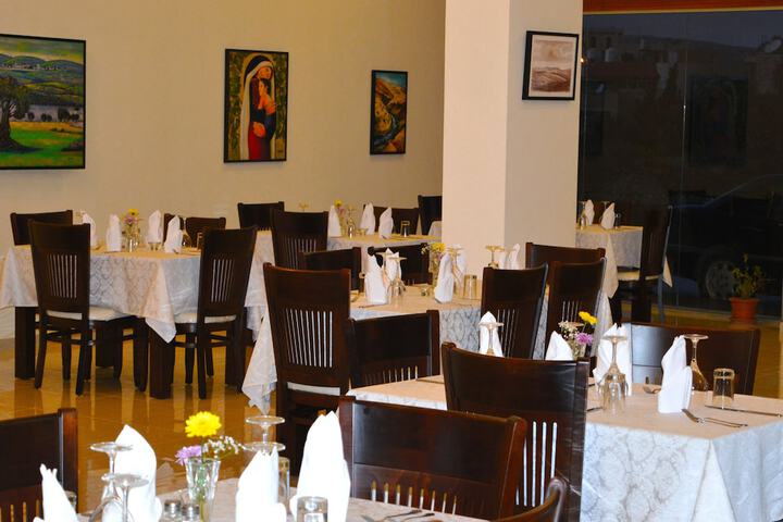 Dining 77 of 107