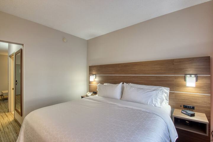 Room 22 of 81