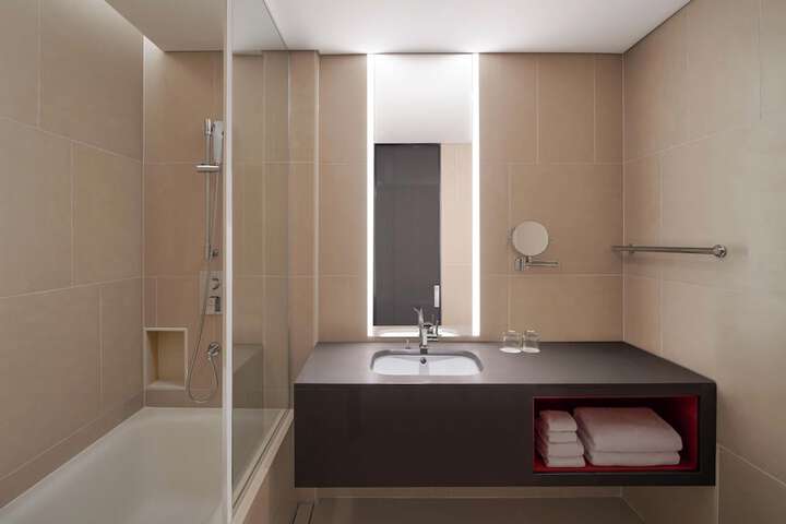 Room 35 of 74
