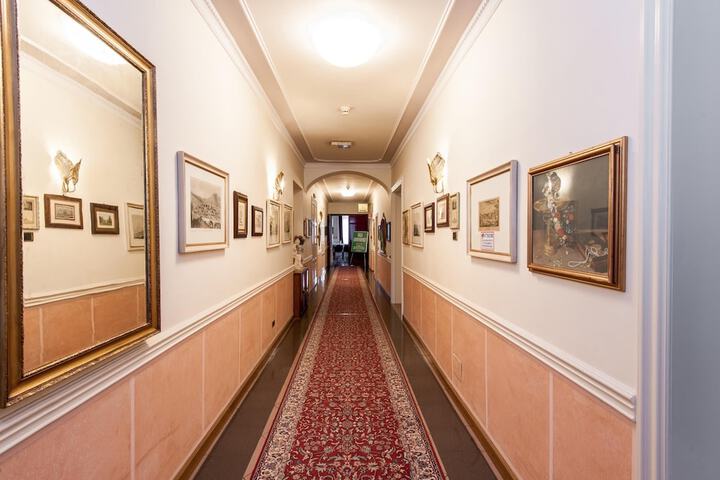 Ballroom/Hall 37 of 42