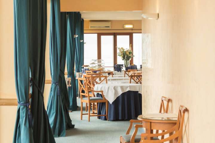 Dining Photos