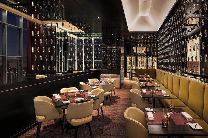 Dining 83 of 120