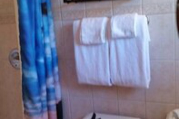 Room 9 of 26