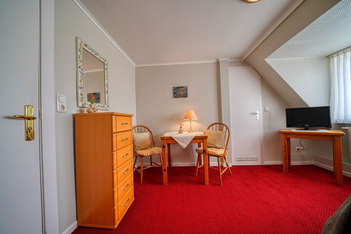 Room 9 of 69