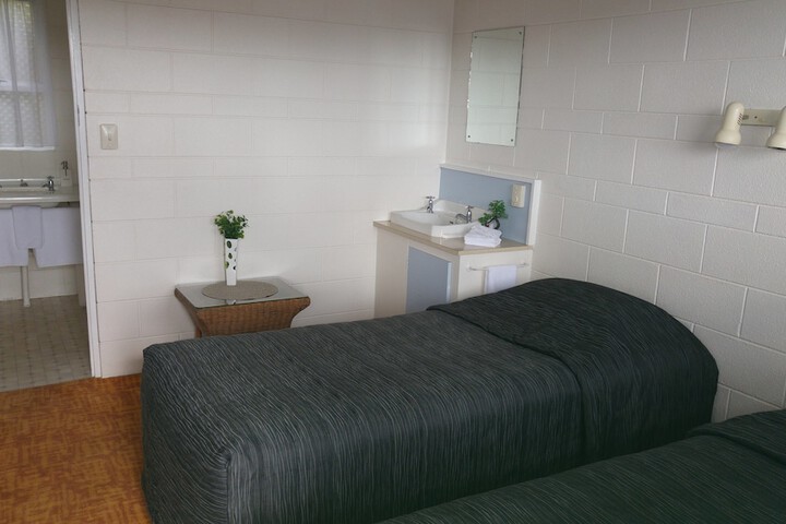Room 8 of 86