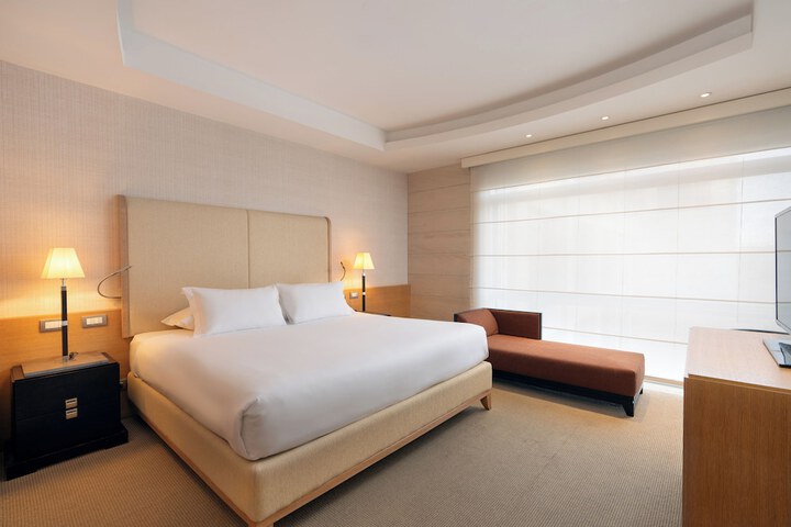 Room 33 of 57