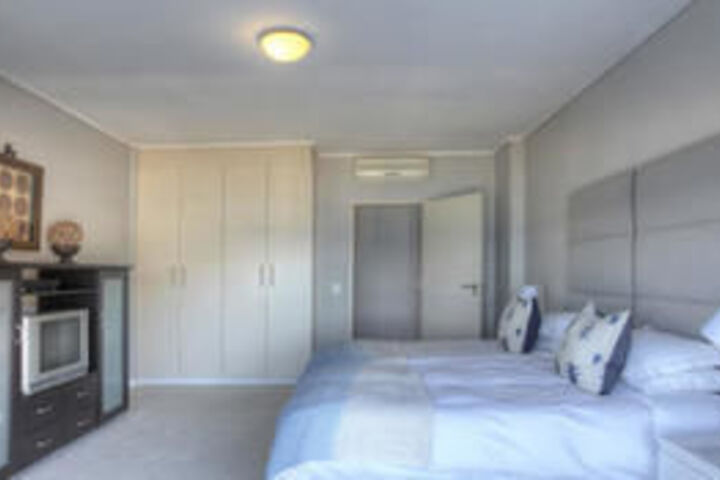 Room 3 of 6