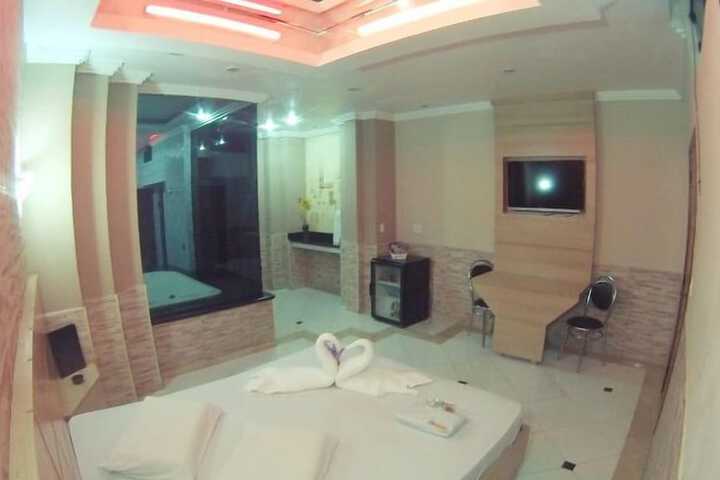 Room 37 of 63
