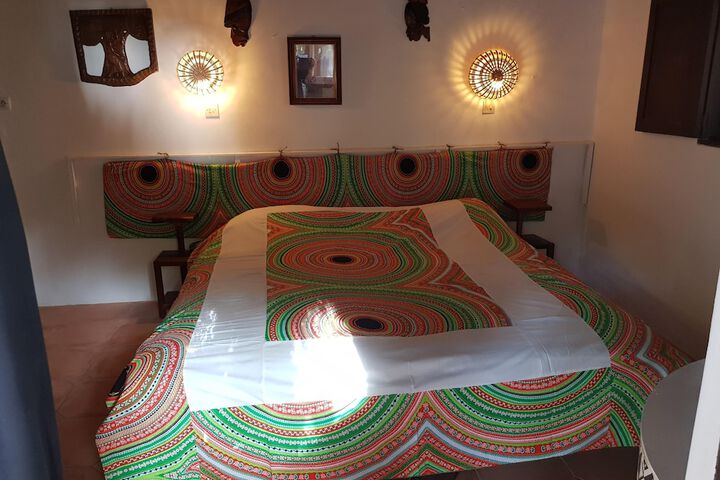 Room 6 of 16