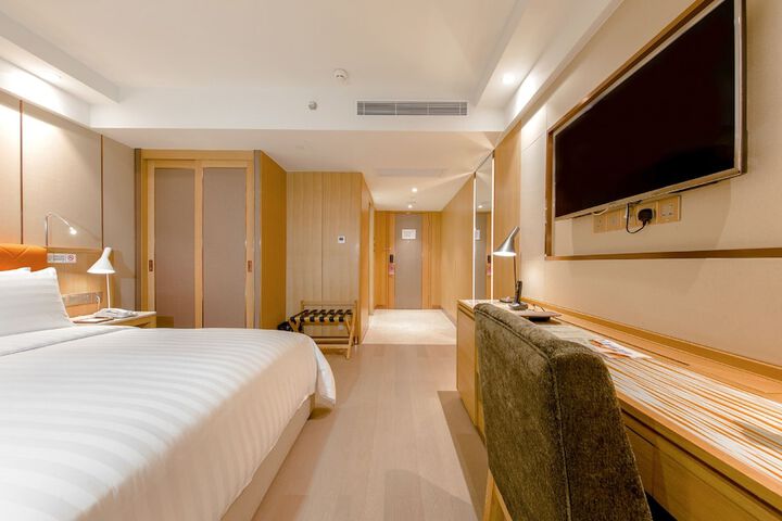 Room 14 of 36
