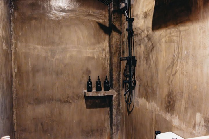 Room 16 of 32