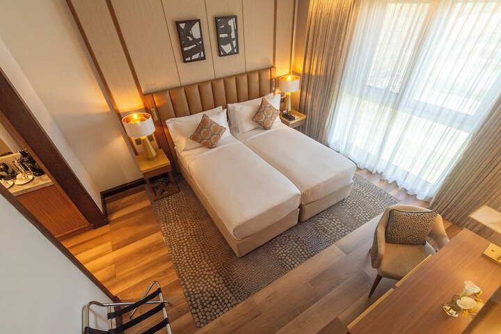 Room 26 of 80