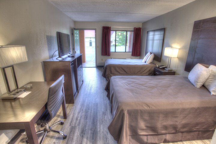 2 Double Beds (10 of 11)