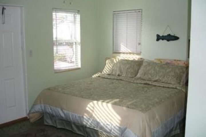 Knolls Court Motel