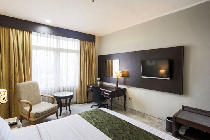 Room 13 of 21