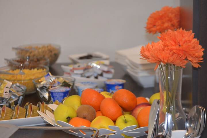 Breakfast/Coffee Service 68 of 78