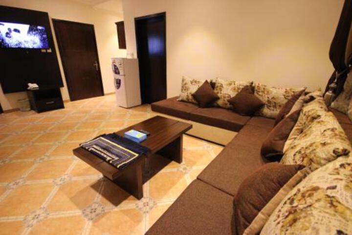 Holiday Plus Hotel Suites
