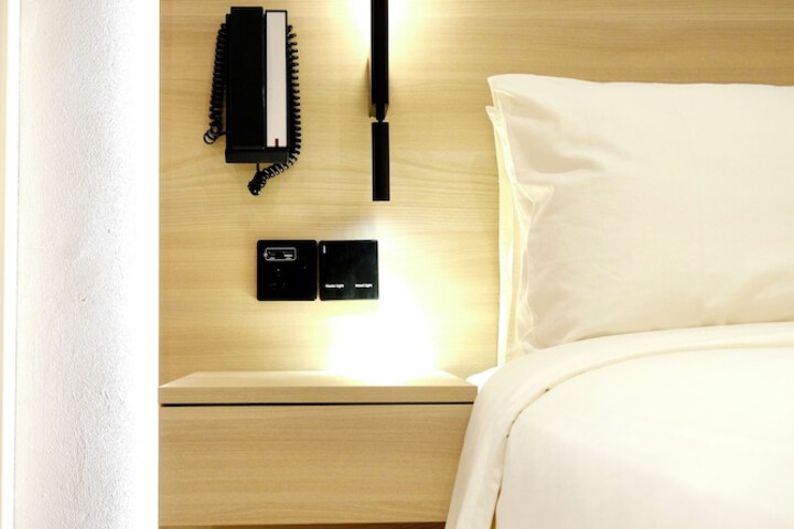 Room 42 of 112