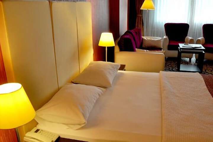 Room 16 of 43