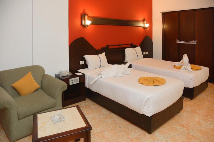 Room 5 of 37