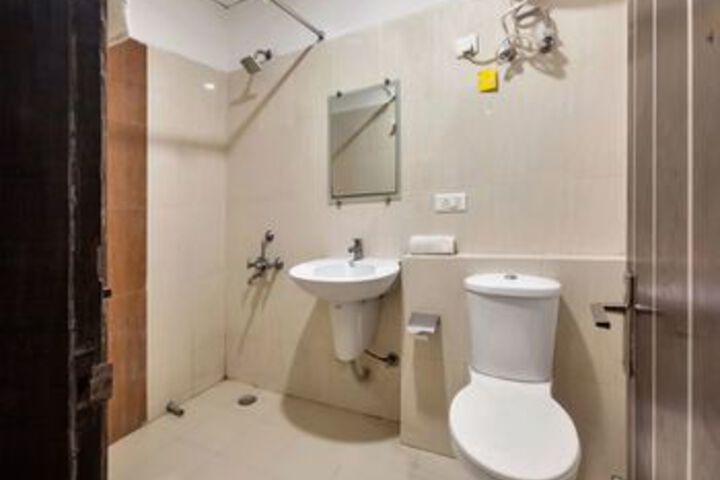 Room 4 of 23