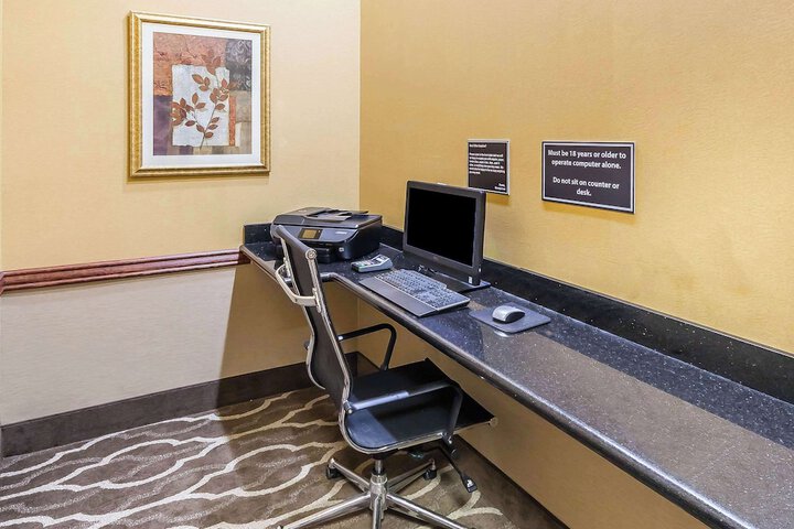 Business Center 38 of 39