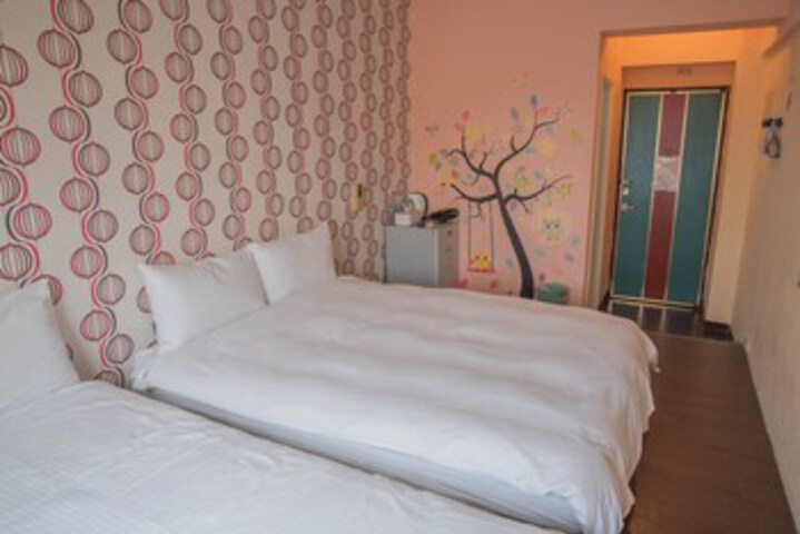 Room 12 of 38
