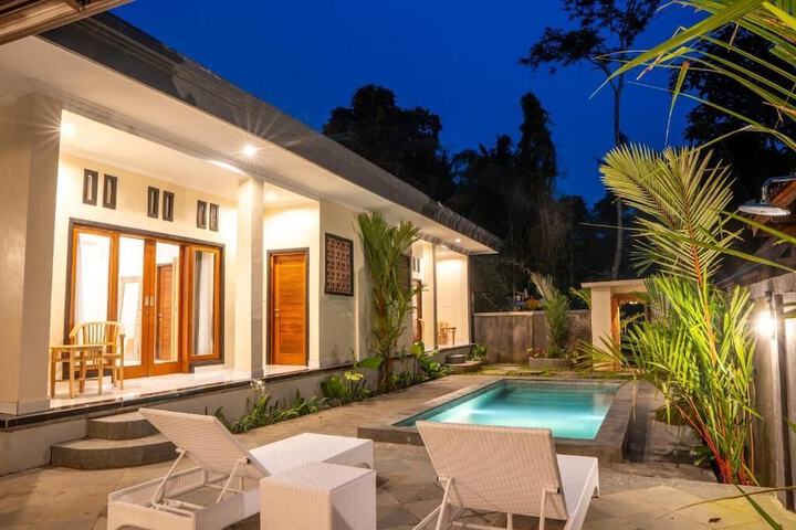 Pool 18 of 26