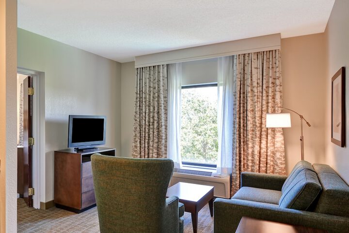 Room 4 of 43