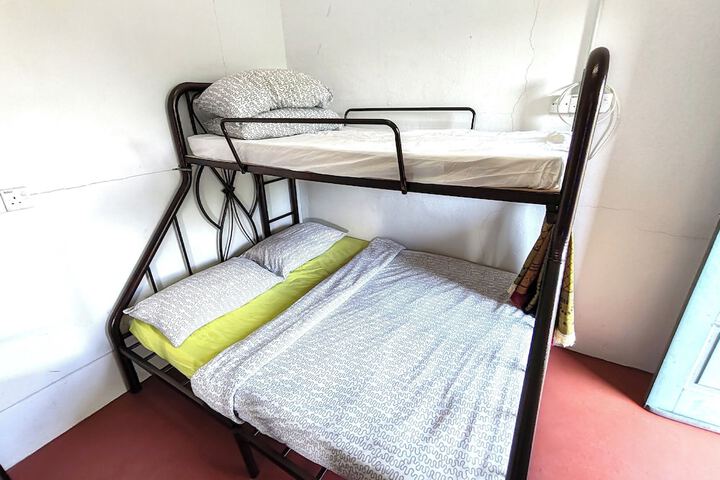 Room 11 of 27