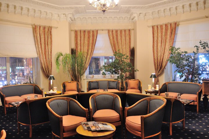 Hotel Interior 7 of 94