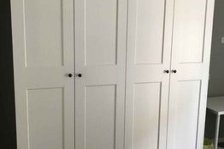 Room 9 of 18