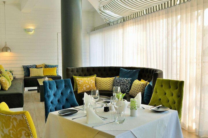 Dining 167 of 242