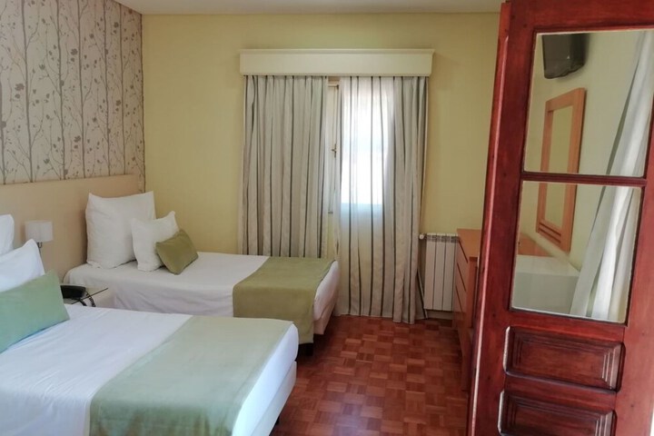 Room 12 of 93