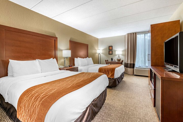 2 Double Beds (8 of 9)