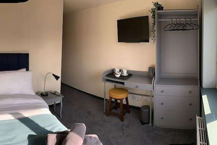 Room 3 of 21