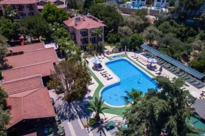 Pool Hotel