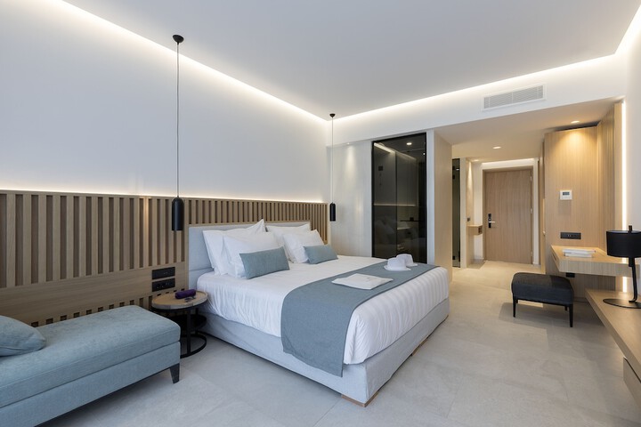 Room 4 of 37