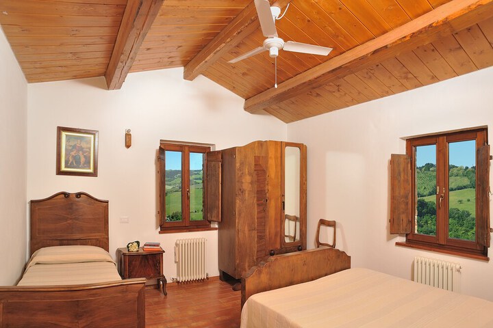 Room 4 of 47