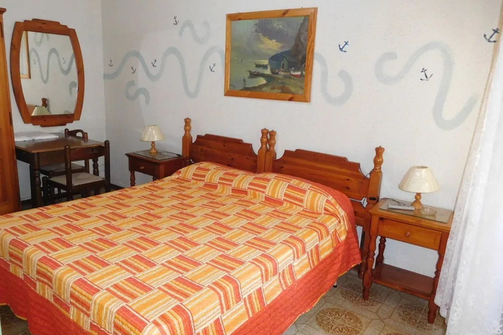 Room 3 of 27