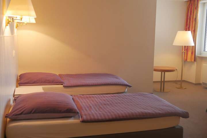 Room 7 of 24