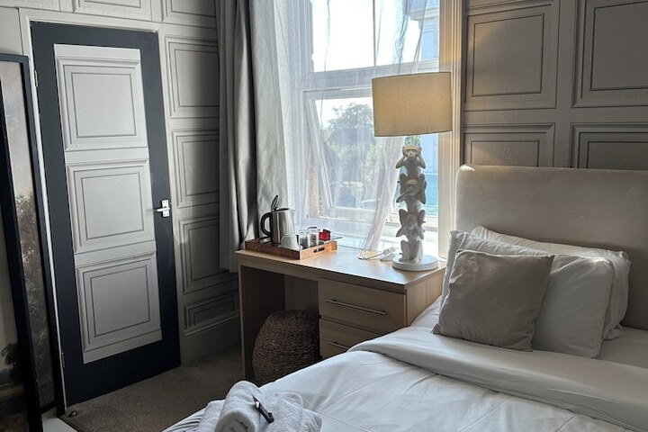 Room 46 of 171