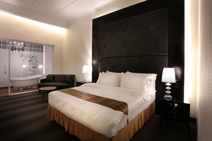 Room 6 of 34