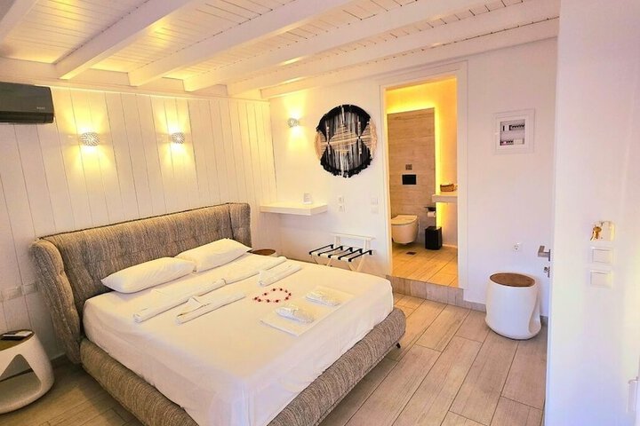 Room 32 of 148