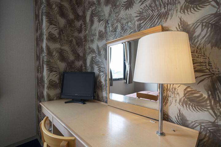 Room 6 of 34